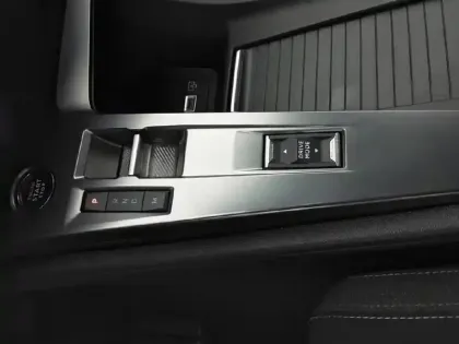 Photo 13 Peugeot 308  BlueHDi 130ch S&S EAT8