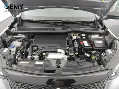 Photo 12 Peugeot 2008  PureTech 130 S&S BVM6