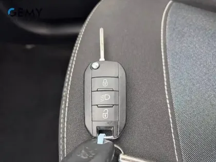 Photo 14 Peugeot 208  PureTech 68ch BVM5