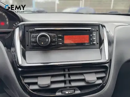 Photo 12 Peugeot 208  PureTech 68ch BVM5