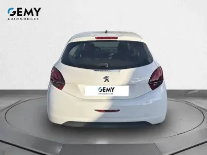 Photo 21 Peugeot 208 Gén. I Ph2 Like 5