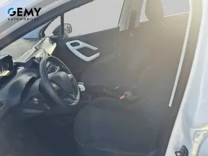 Photo 8 Peugeot 208  PureTech 68ch BVM5