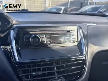 Photo 29 Peugeot 208 Gén. I Ph2 Like 5