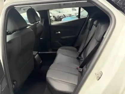 Photo 33 Peugeot 2008  PureTech 130 S&S BVM6