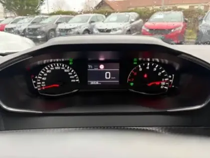 Photo 40 Peugeot 2008  PureTech 130 S&S BVM6