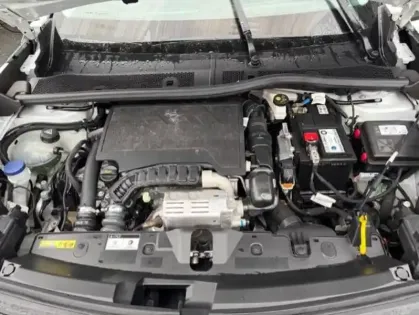 Photo 44 Peugeot 2008  PureTech 130 S&S BVM6