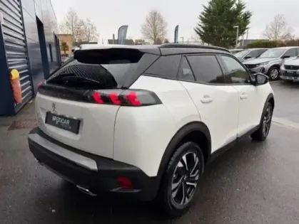 Photo 27 Peugeot 2008  PureTech 130 S&S BVM6