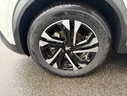 Photo 45 Peugeot 2008  PureTech 130 S&S BVM6