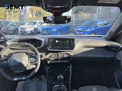 Photo 41 Peugeot 2008  PureTech 130 S&S BVM6