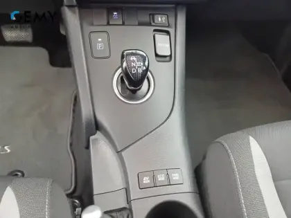 Photo 13 Toyota Auris  Hybride 136h