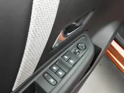 Photo 17 Citroën C4  PureTech 130 S&S EAT8