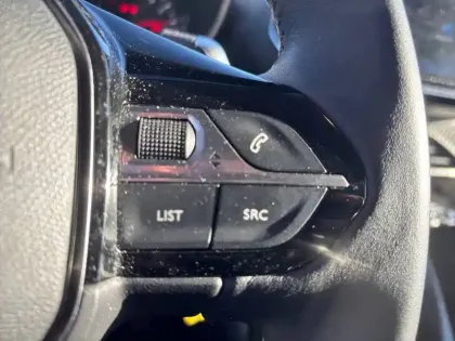 Photo 17 Peugeot 208  PureTech 100 S&S EAT8