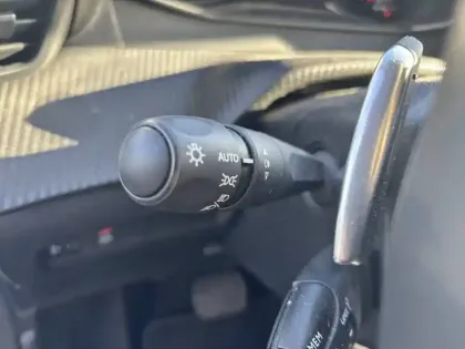 Photo 18 Peugeot 208  PureTech 100 S&S EAT8