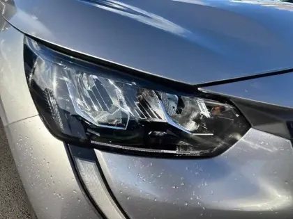 Photo 15 Peugeot 208  PureTech 100 S&S EAT8