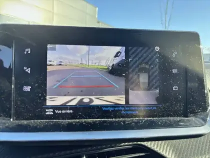 Photo 24 Peugeot 208  PureTech 100 S&S EAT8