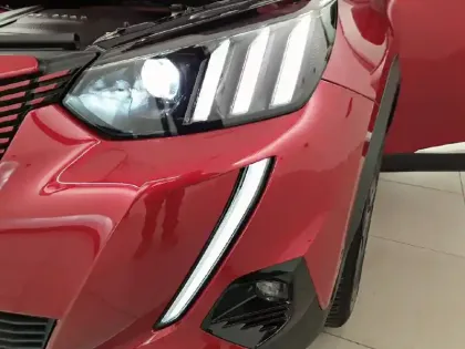 Photo 15 Peugeot 2008  Moteur électrique 136 ch