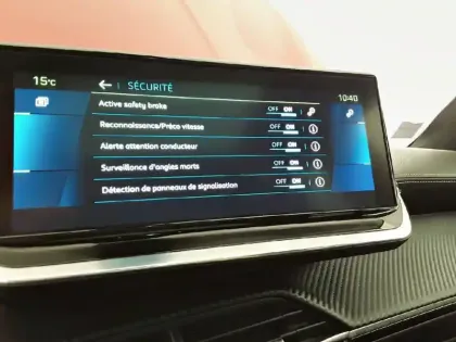 Photo 21 Peugeot 2008  Moteur électrique 136 ch