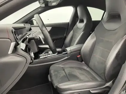 Photo 34 Mercedes CLA  Coupé 180 d 8G-DCT