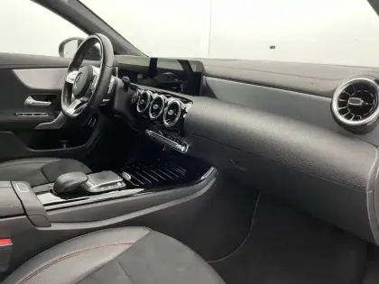 Photo 50 Mercedes CLA  Coupé 180 d 8G-DCT