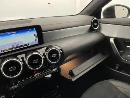 Photo 52 Mercedes CLA  Coupé 180 d 8G-DCT