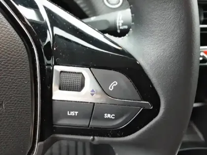 Photo 19 Peugeot 208  Electrique 50 kWh 136ch