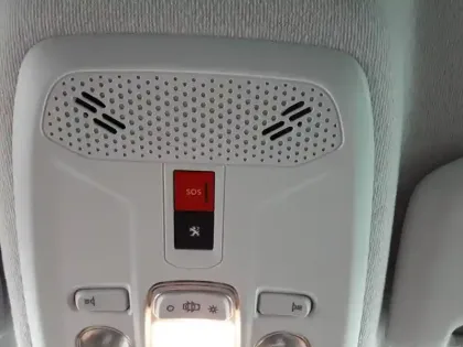 Photo 21 Peugeot 208  Electrique 50 kWh 136ch