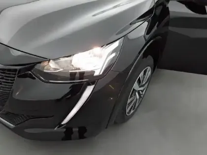 Photo 15 Peugeot 208  Electrique 50 kWh 136ch