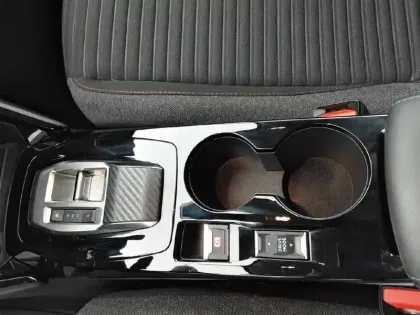 Photo 23 Peugeot 208  Electrique 50 kWh 136ch