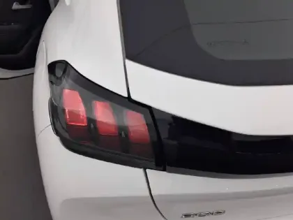 Photo 16 Peugeot 208  PureTech 75 S&S BVM5