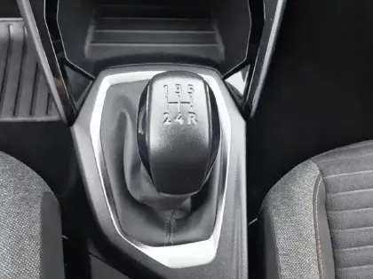 Photo 13 Peugeot 208  PureTech 75 S&S BVM5