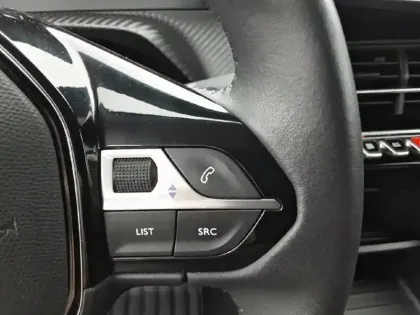 Photo 20 Peugeot 208  PureTech 75 S&S BVM5