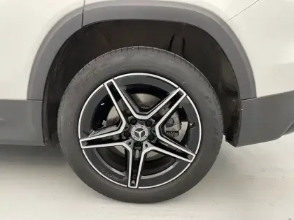 Photo 38 Mercedes GLB  200 d 8G-DCT