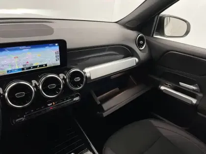 Photo 49 Mercedes GLB  200 d 8G-DCT