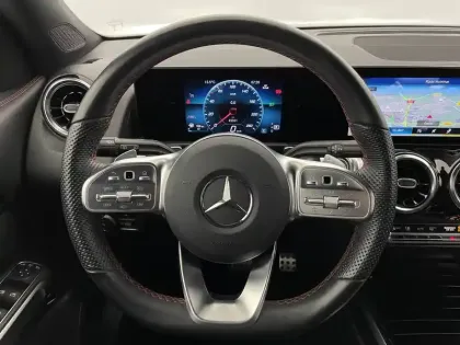 Photo 44 Mercedes GLB  200 d 8G-DCT