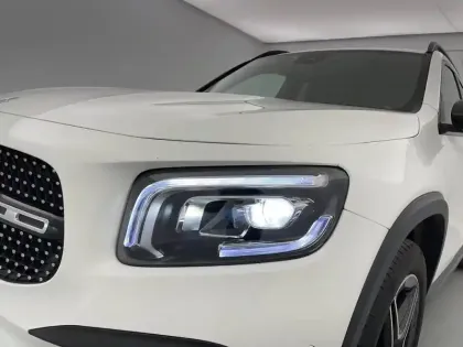 Photo 50 Mercedes GLB  200 d 8G-DCT