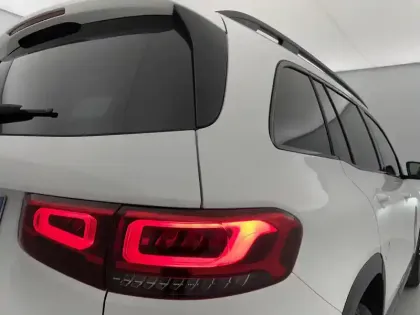 Photo 51 Mercedes GLB  200 d 8G-DCT