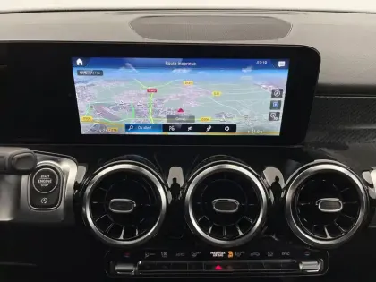 Photo 42 Mercedes GLB  200 d 8G-DCT