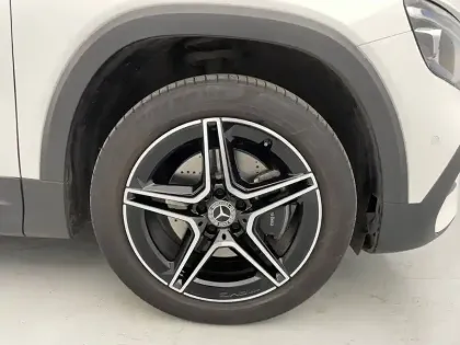 Photo 34 Mercedes GLB  200 d 8G-DCT