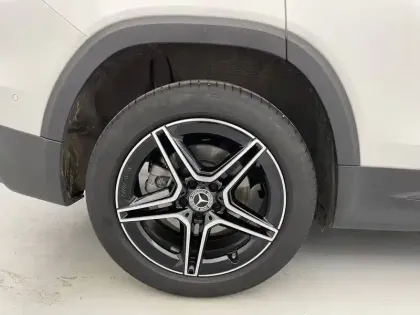 Photo 40 Mercedes GLB  200 d 8G-DCT