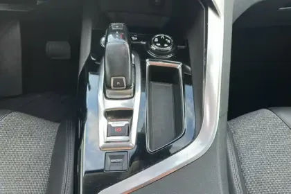 Photo 18 Peugeot 3008  Puretech 130ch S&S EAT8