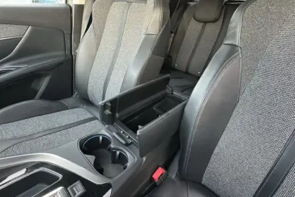 Photo 22 Peugeot 3008  Puretech 130ch S&S EAT8