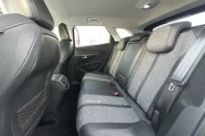 Photo 36 Peugeot 3008 Gén. II Ph1 Allure 5