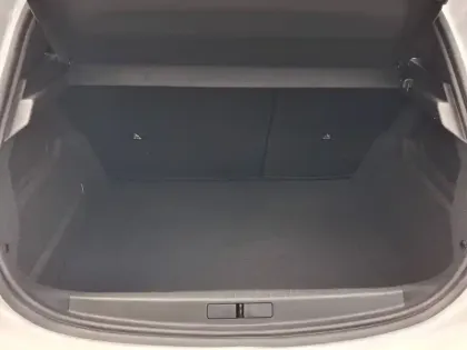 Photo 48 Peugeot 208  PureTech 100 S&S BVM6