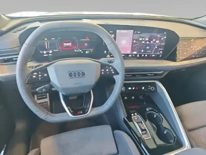 Photo 11 Audi Q5  e-hybrid 299 ch S tronic 7 Quattro