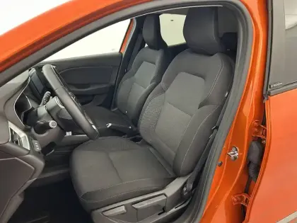 Photo 8 Renault Clio  E-Tech 140