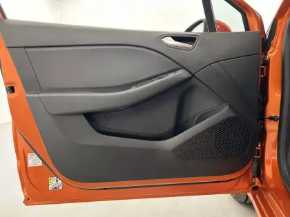 Photo 10 Renault Clio  E-Tech 140