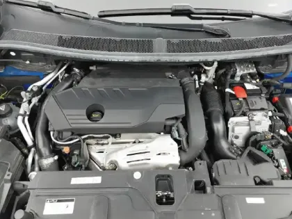 Photo 17 Peugeot 3008  Hybrid 225 e-EAT8