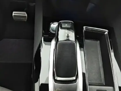 Photo 13 Peugeot 3008  Hybrid 225 e-EAT8