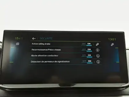 Photo 31 Peugeot 3008  Hybrid 225 e-EAT8