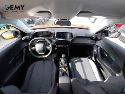 Photo 47 Peugeot 2008  PureTech 130 S&S BVM6